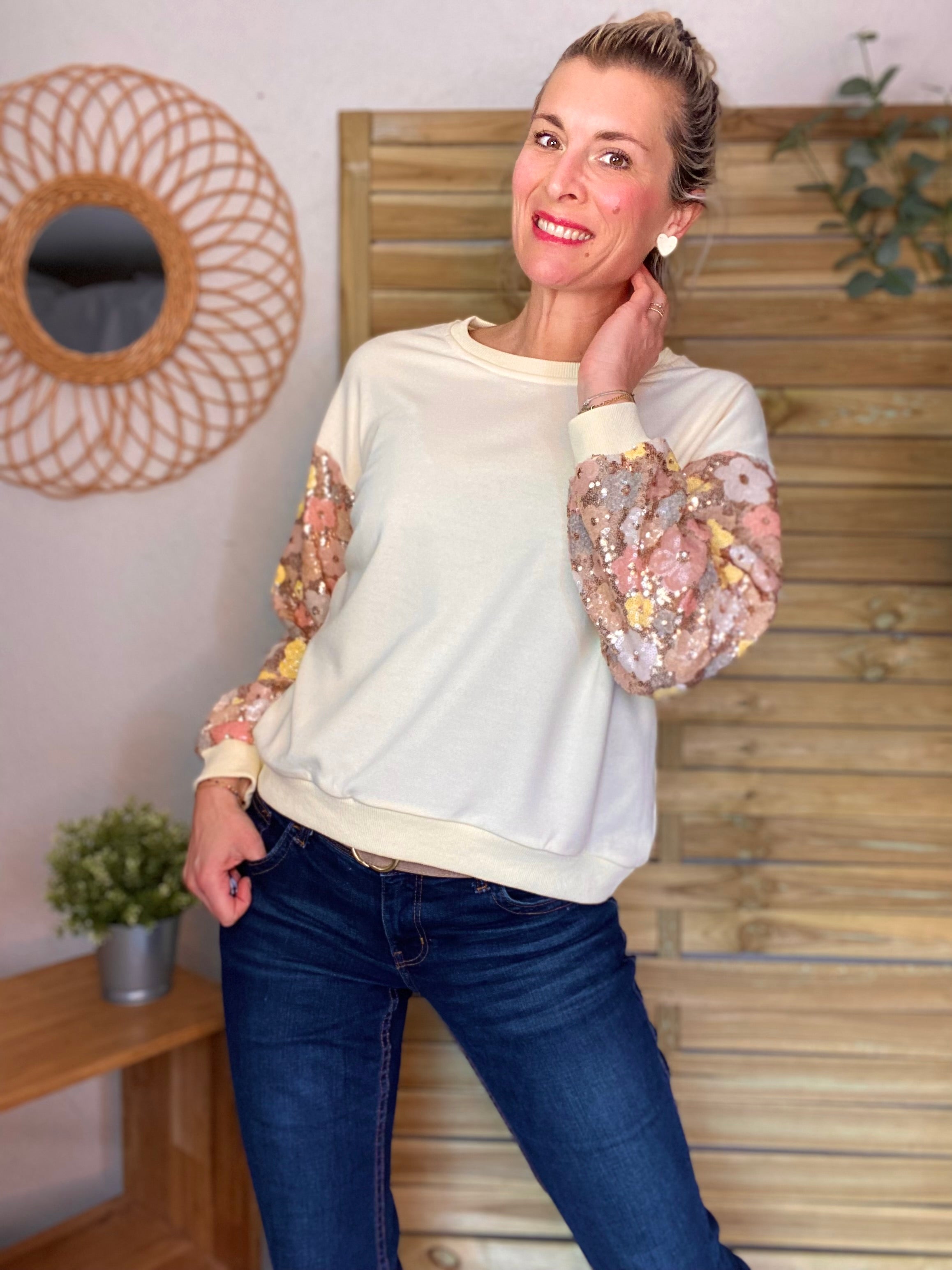 Sweat avec manches à sequins motif fleurs ANDRÉE - Écru