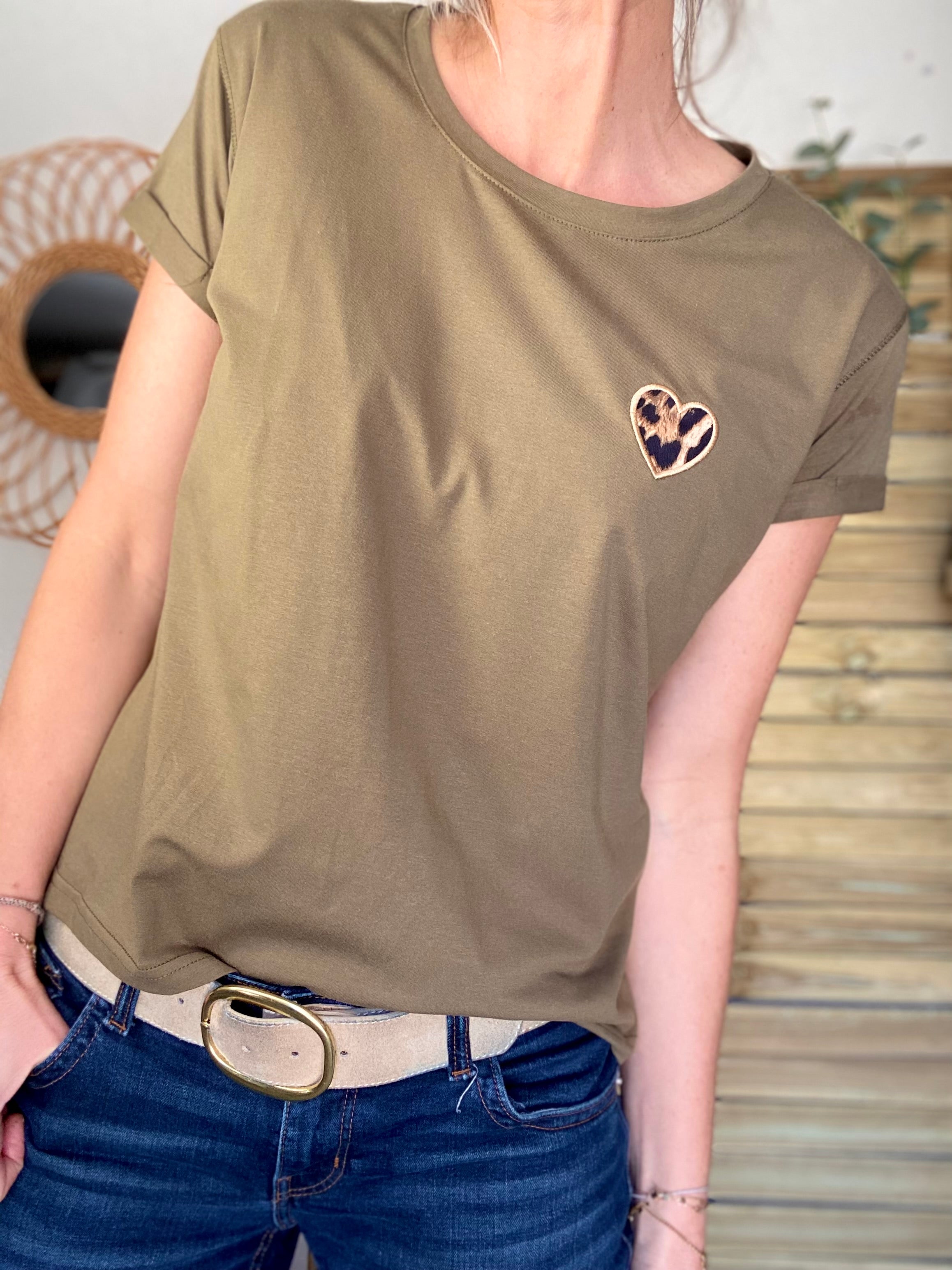 Tee shirt cœur brodé léo JULIA - Kaki