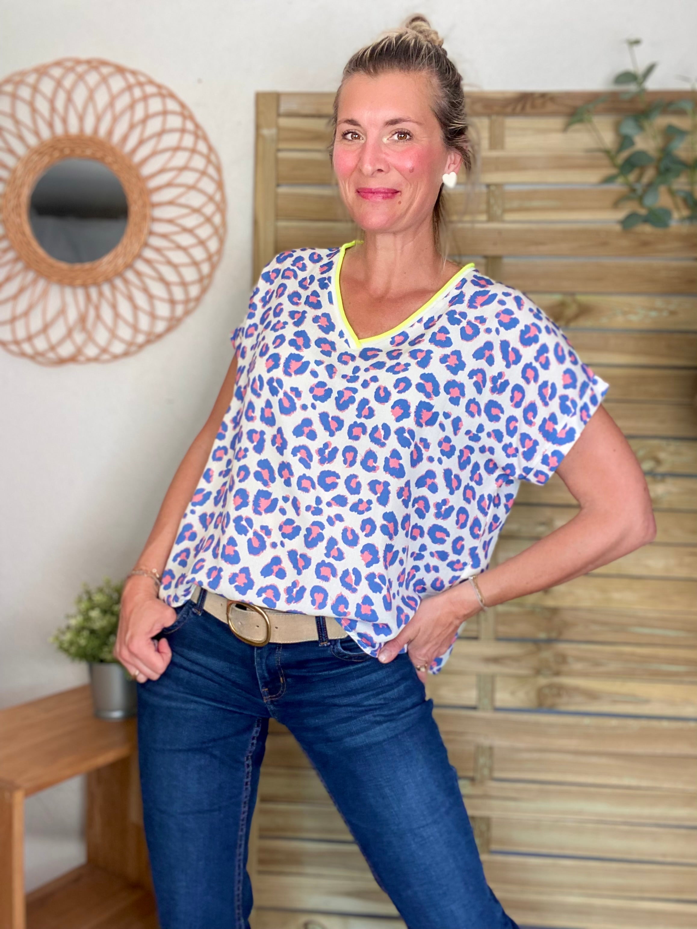 Top imprimé Léo col V avec lurex MISHA - Bleu jean
