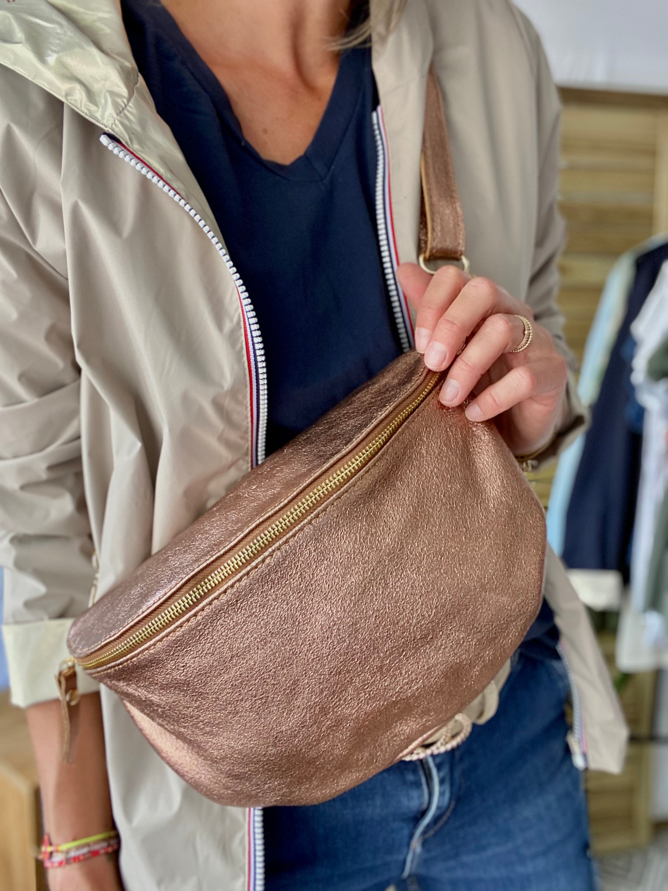 Sac banane XL en cuir irisé 30cm - JANIS - Cuivre rosé (rose Gold)