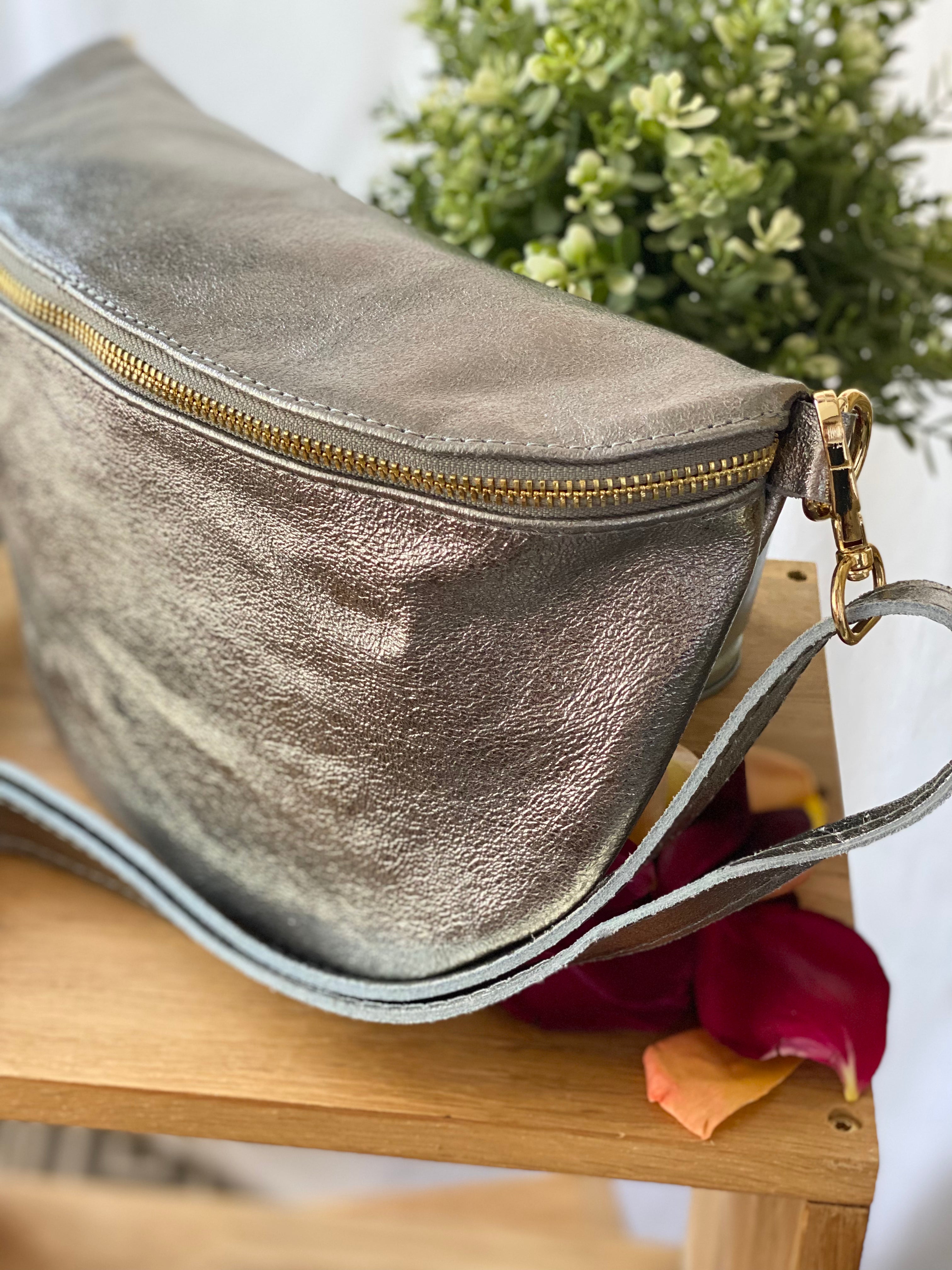 Sac banane XL en cuir irisé 30cm - JANIS - Argent