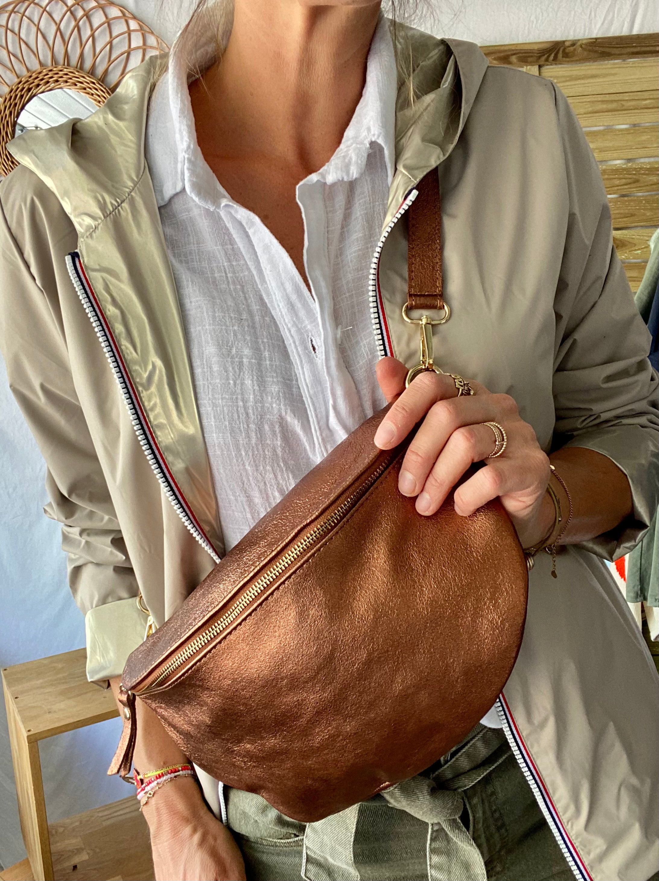 Sac banane XL en cuir irisé 30cm - JANIS - Camel